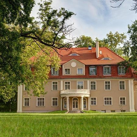 Pa\u0142ac Brzezina Hotel Zewnętrze zdjęcie