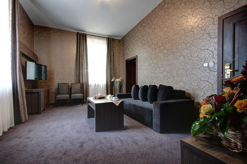 Pa\u0142ac Brzezina Hotel Zewnętrze zdjęcie