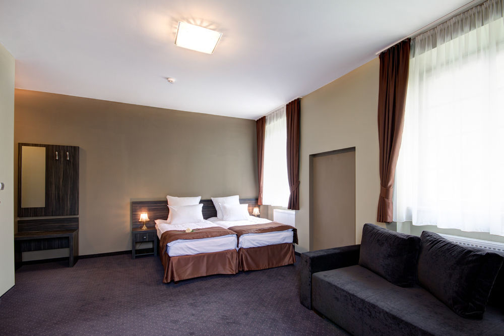 Pa\u0142ac Brzezina Hotel Zewnętrze zdjęcie
